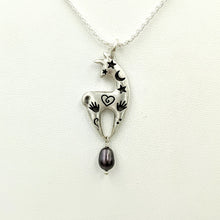 Load image into Gallery viewer, Alpaca or Llama Spirit Image Pendant