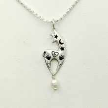 Load image into Gallery viewer, Alpaca or Llama Spirit Image Pendant