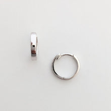 Load image into Gallery viewer, Earrings Huggies - Hinged Loops