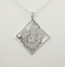 Load image into Gallery viewer, Alpaca Huacaya Tri-Head Pendant - Diamond shape with smooth rim