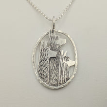 Load image into Gallery viewer, Alpaca Suri Tri-Head Pendant - Oval shape with hammered rim - Sterling Silver