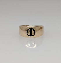 Load image into Gallery viewer, Alpaca or Llama Passion Print Signet Ring in 14K Yellow Gold - smooth and shiny finish