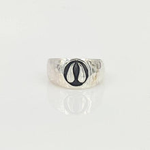 Load image into Gallery viewer, Alpaca or Llama Passion Print Signet Ring in Sterling Silver