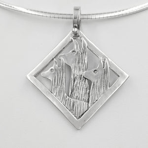 Llama Tri-Head Pendant  Diamond shape with smooth rim - Sterling Silver